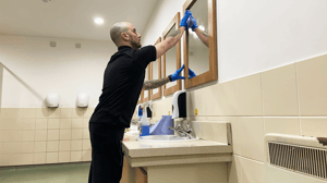 mirror cleaning