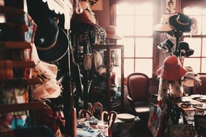 messy room clutter