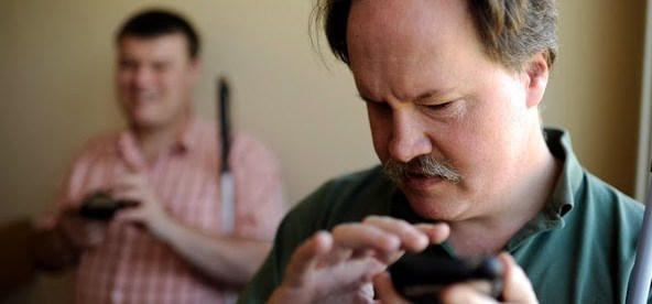 blind-user-using-smartphone