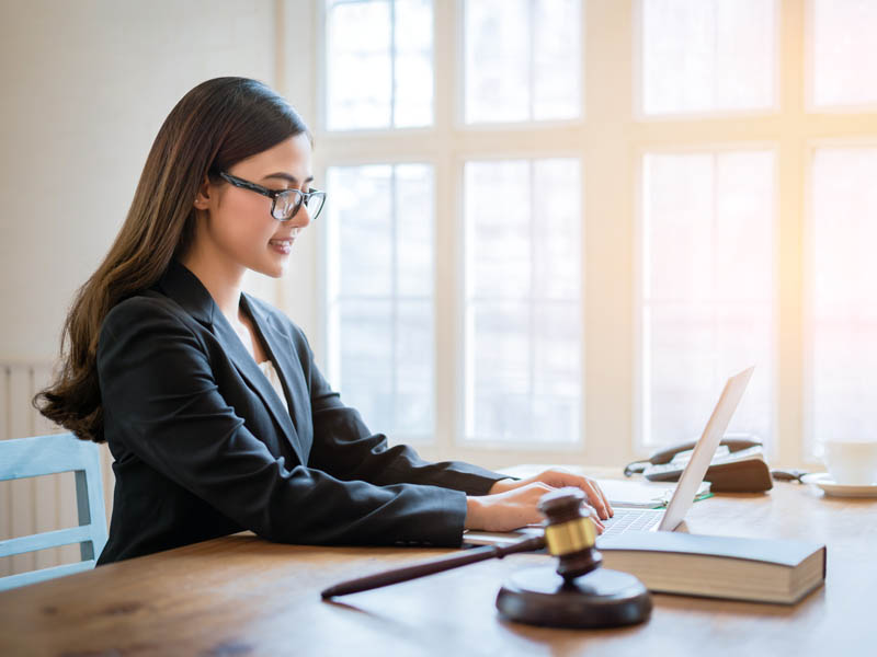 5 maestrías que puedes estudiar si eres abogado