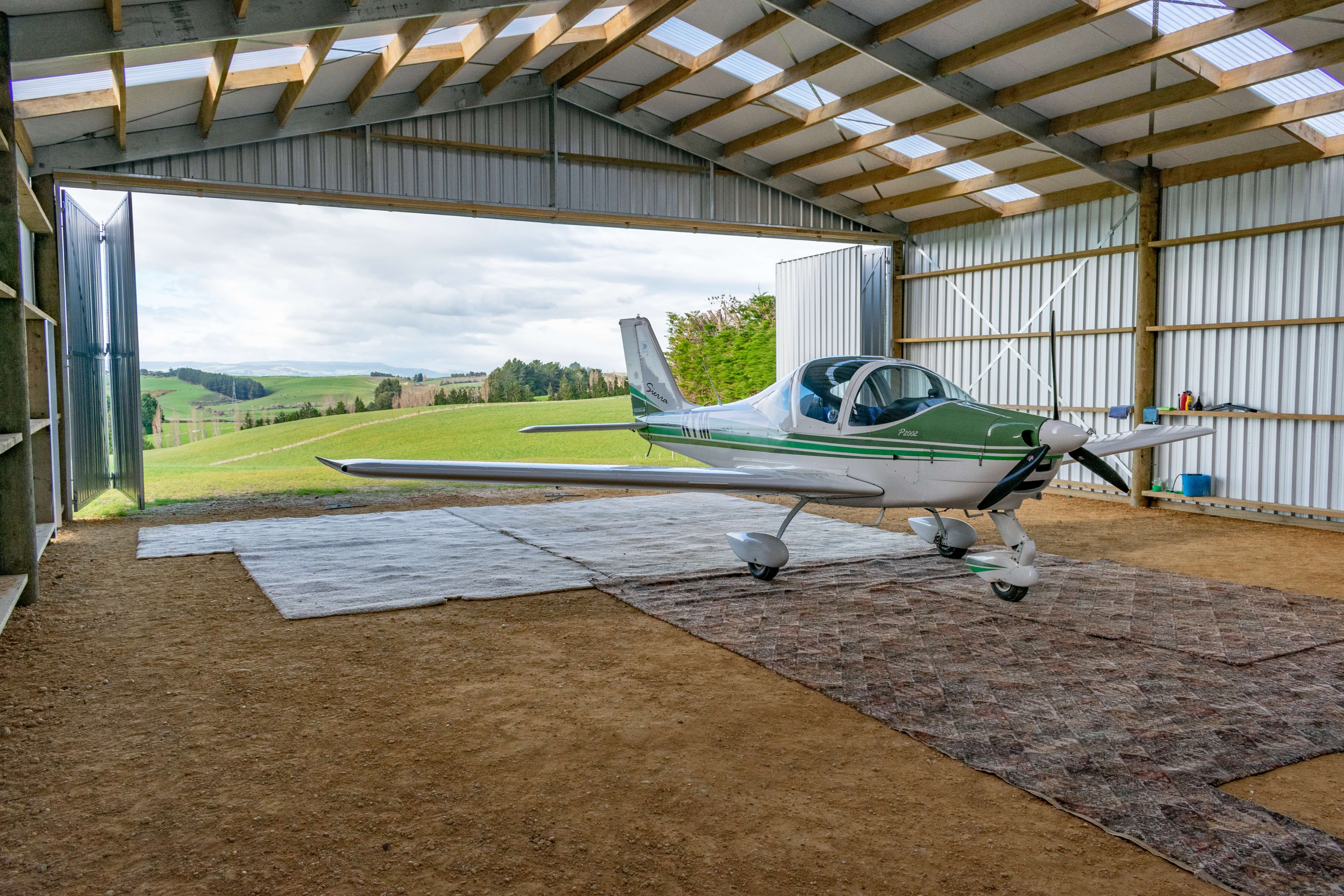 Optimizing Hangar Space: Innovative Aircraft Storage Solutions