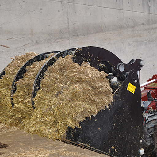 Agricultural machine transporting manure automatically by vision