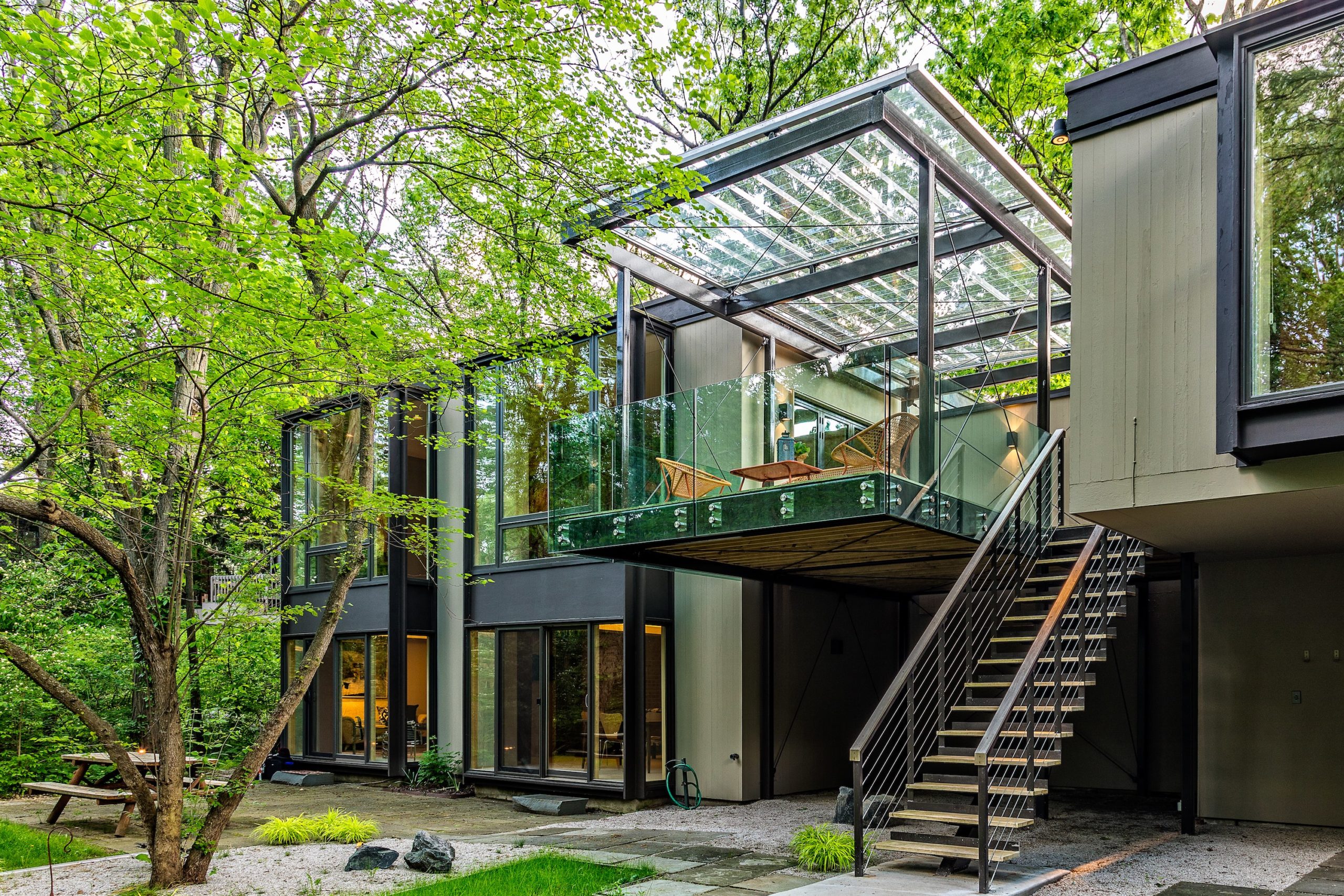 What is Mid-Century Modern and Why We Still Love it?