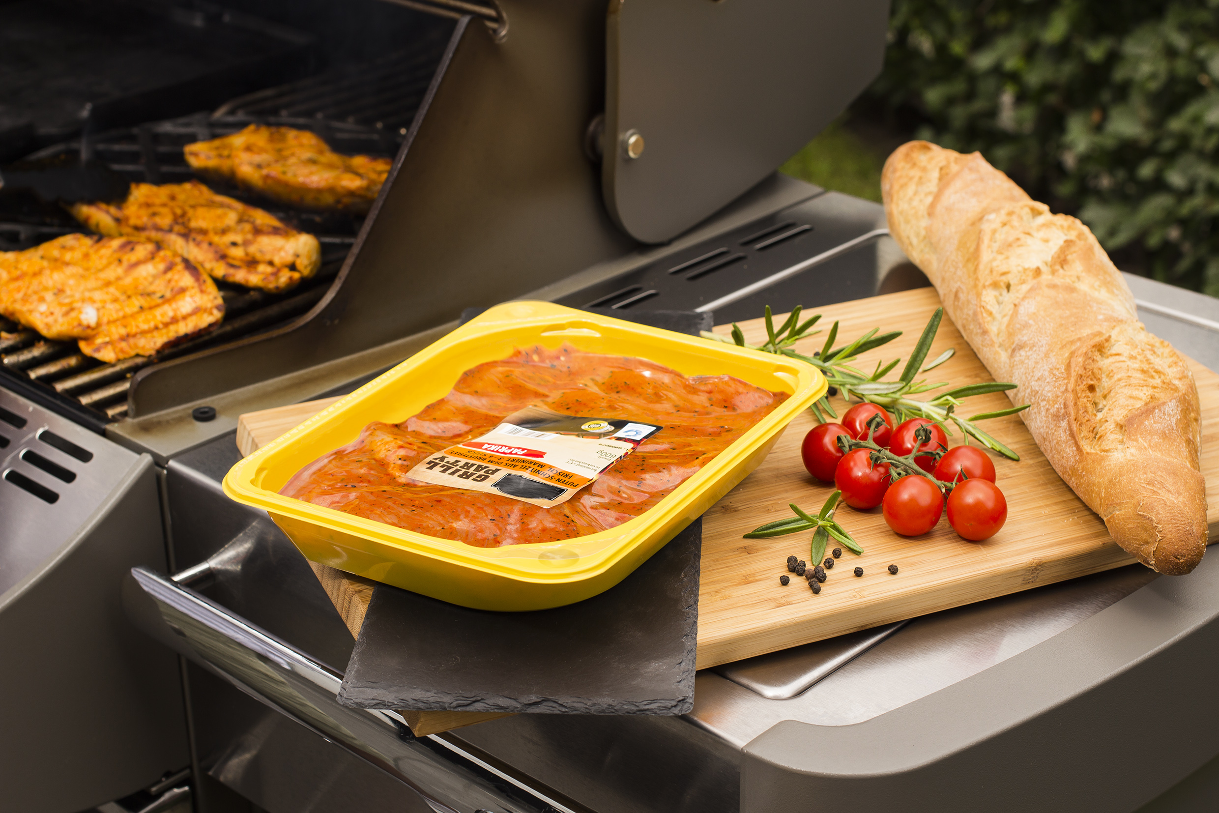 Marinated poultry in traysealed packaging