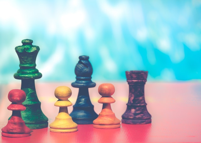 Colored chess pieces