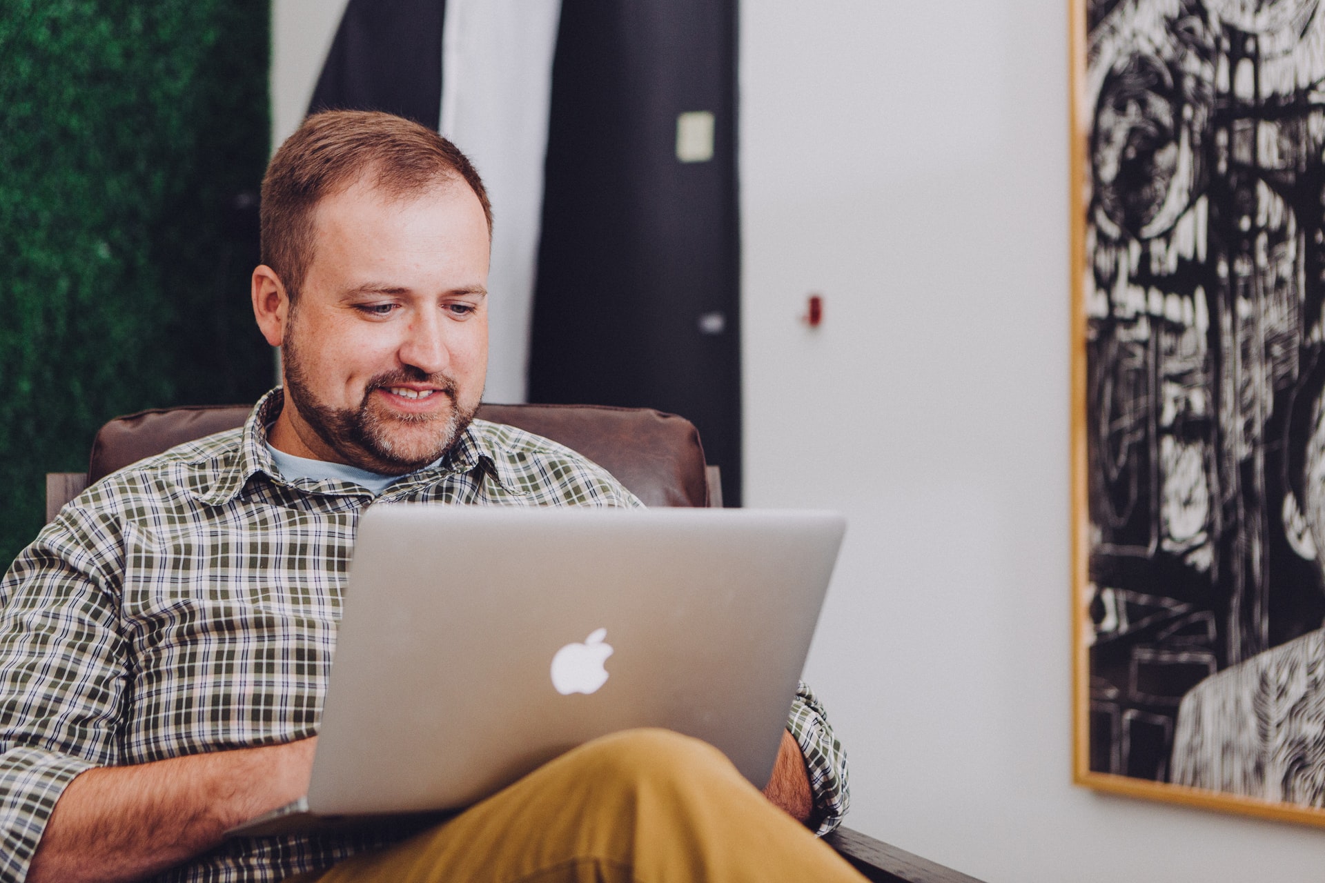 Man using Macbook