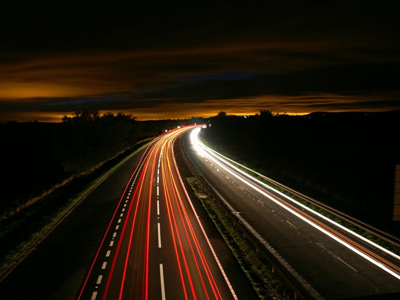 Traffic lights at night-jpg