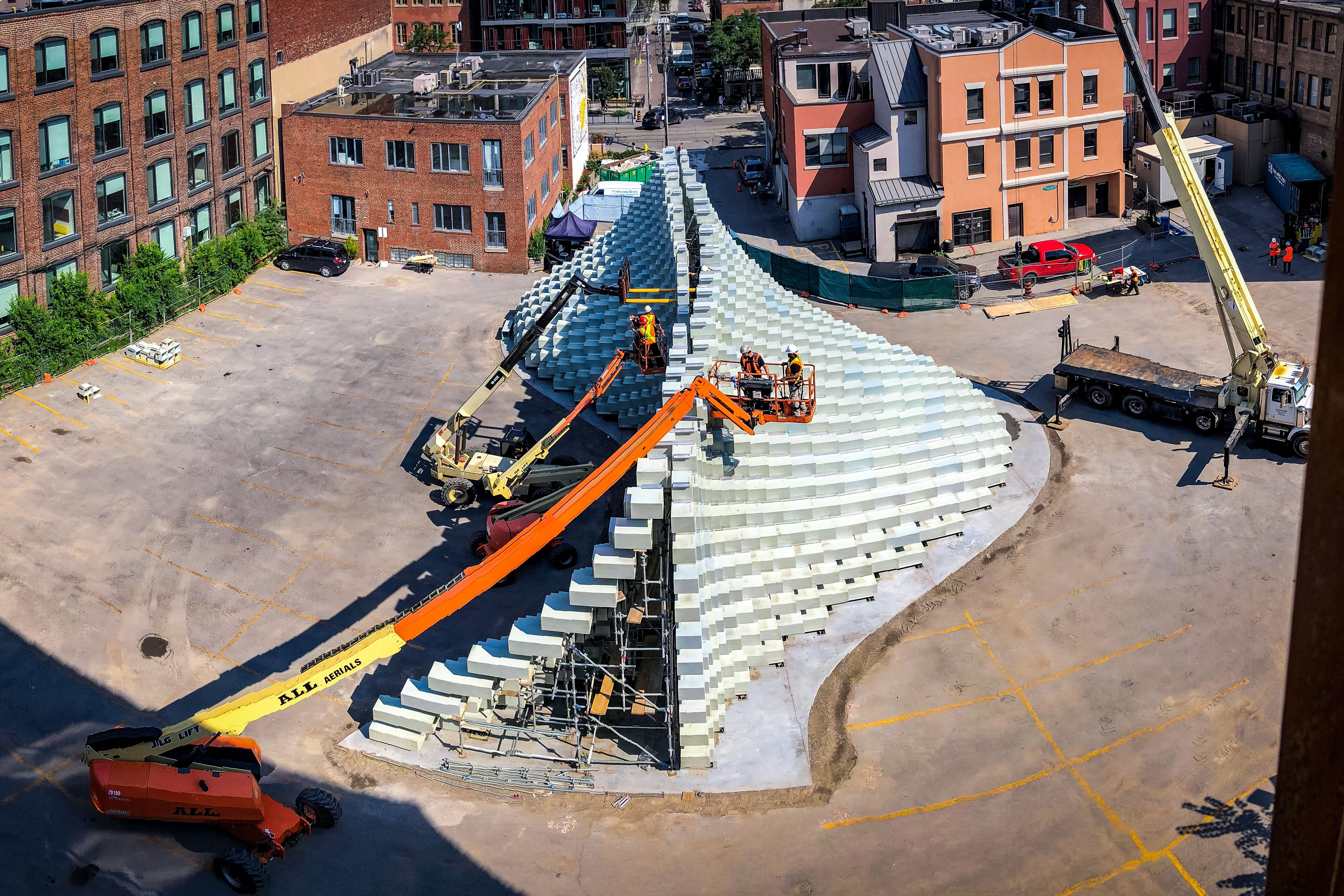 Unbelievable! Bryn Chapman Parish'S Real Height Will Astound You - j3cyn9v