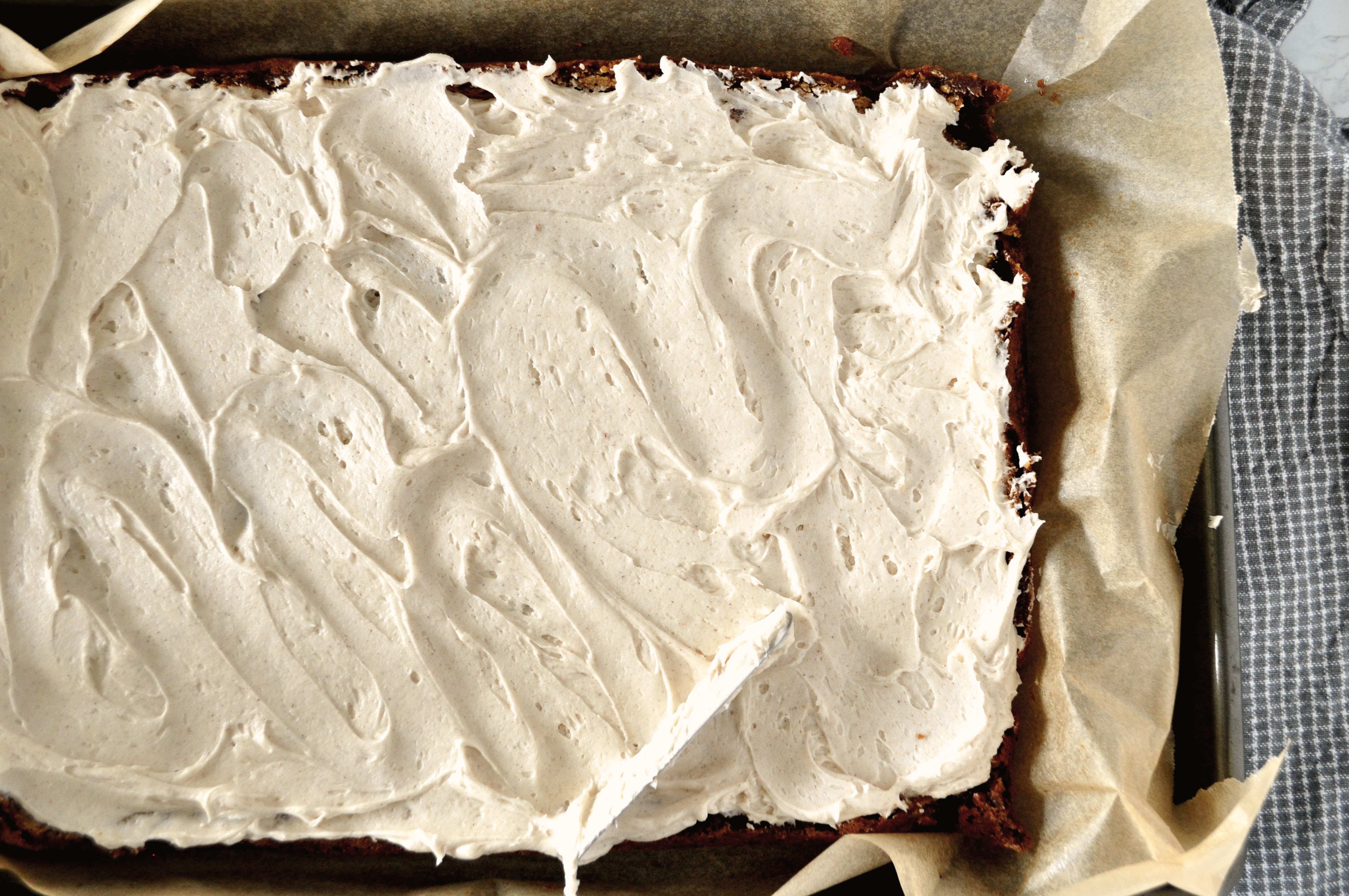 4 Gingerbread Bars with Cinnamon-Vanilla Frosting