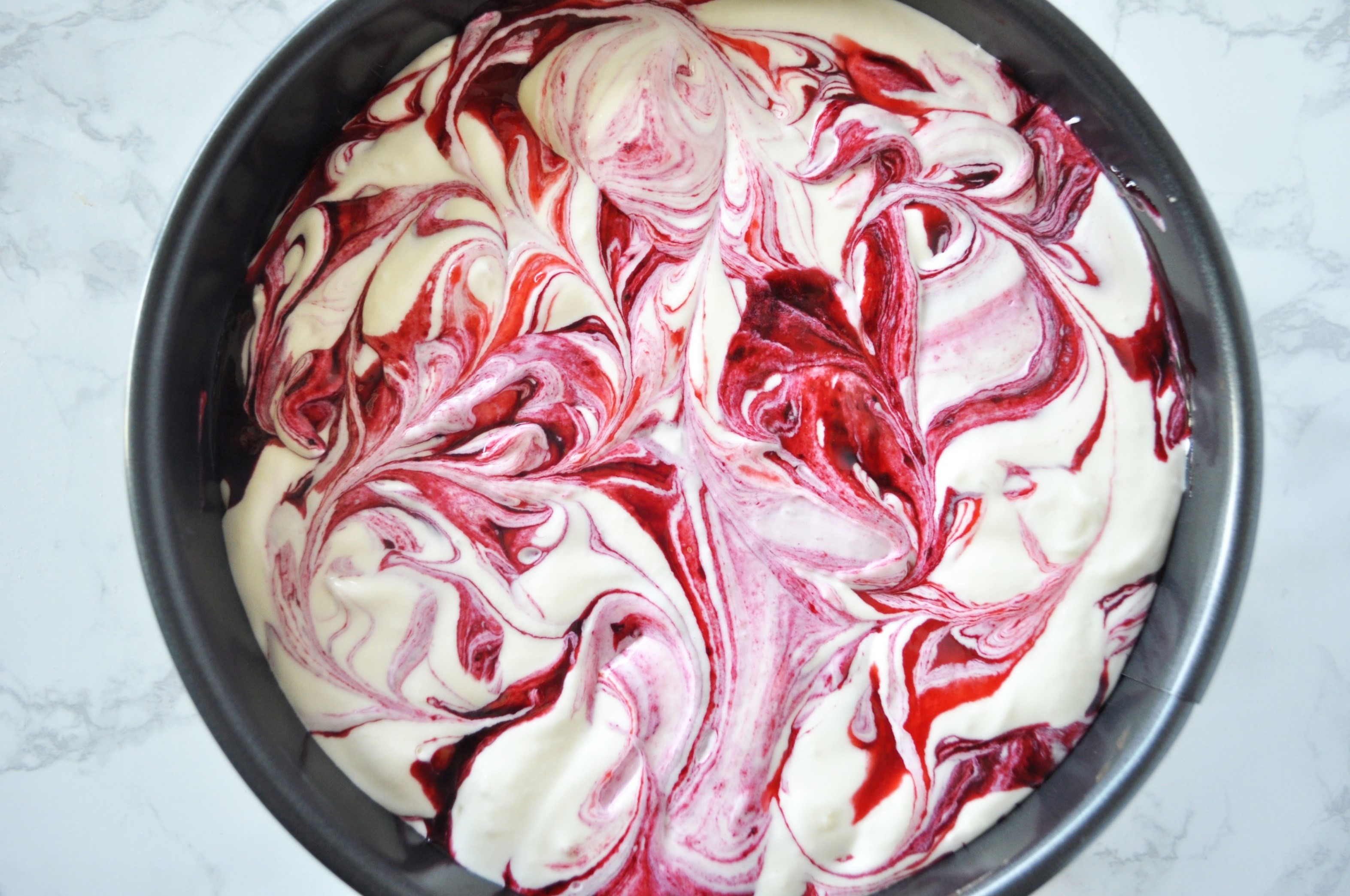 7 No-Bake Berry Swirl Frozen Cheesecake
