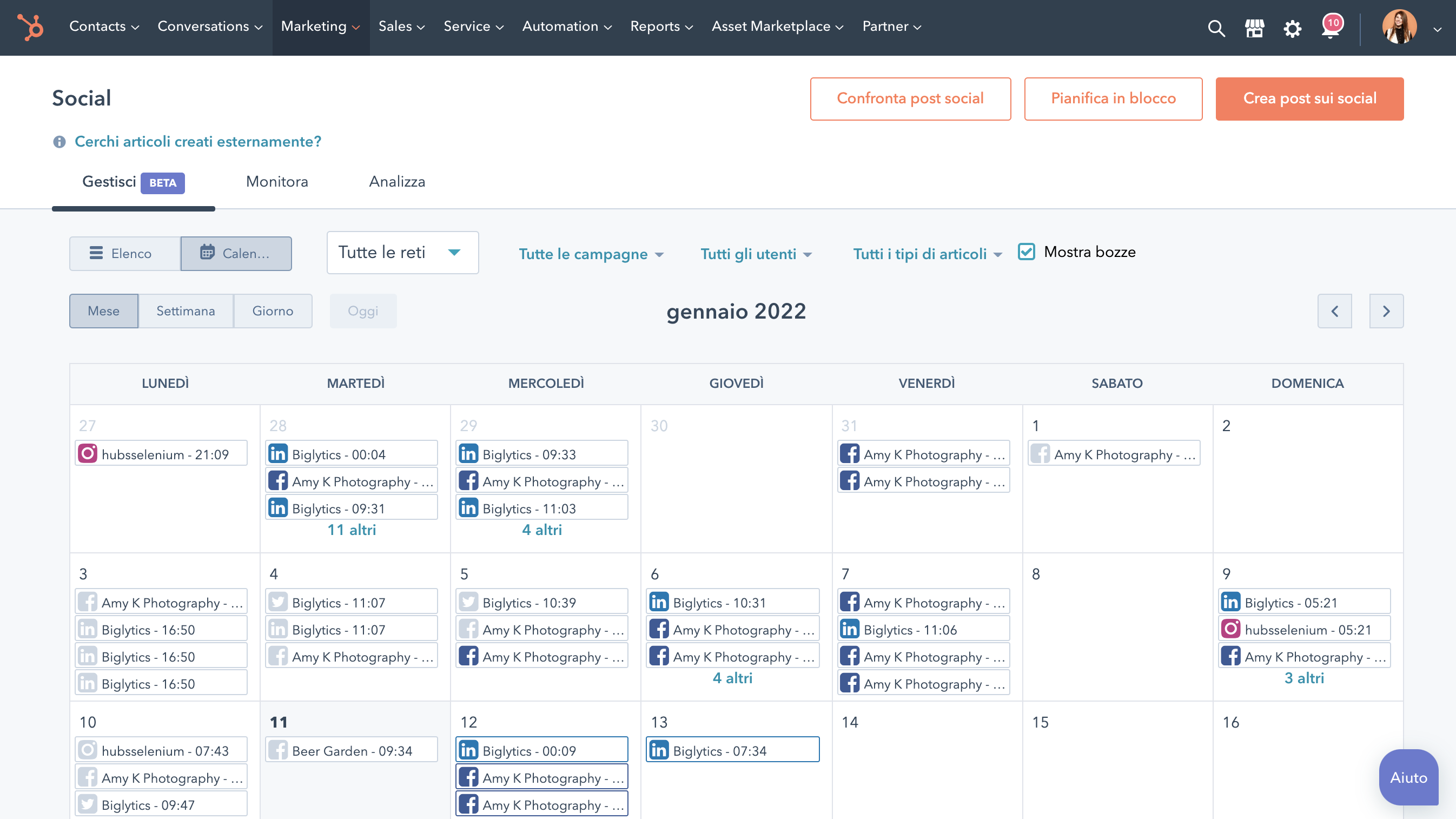 Scopri in che modo LinkedIn si integra con il tuo calendario social.