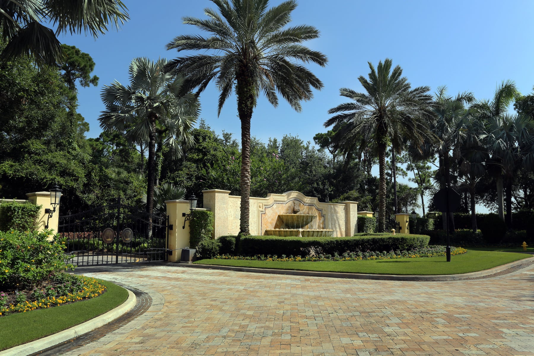 HOA Landscape Budgets: How Much Should You Spend on Landscaping at Your  Community Association