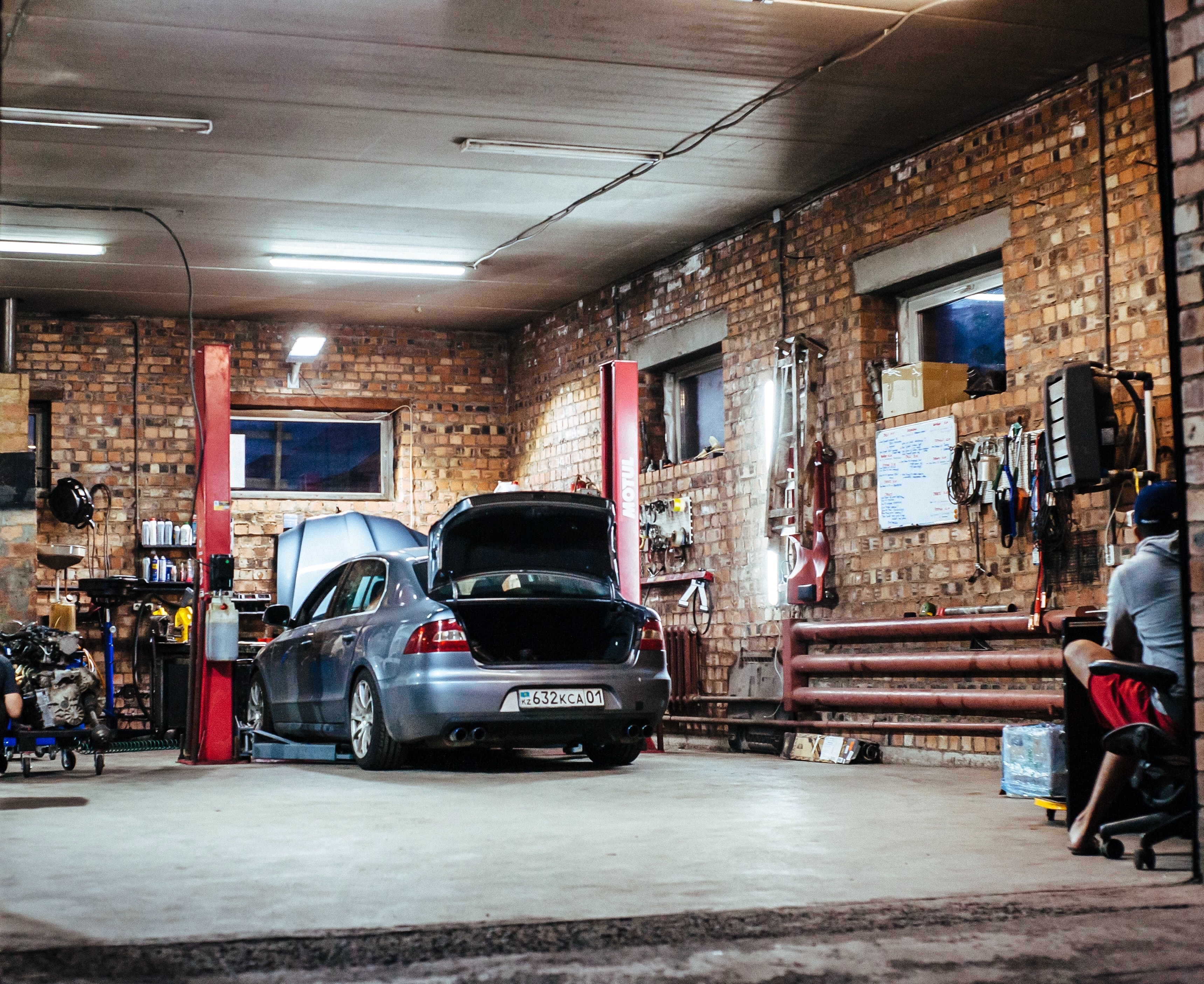 Les voitures électriques peuvent-elles rester longtemps au garage ?