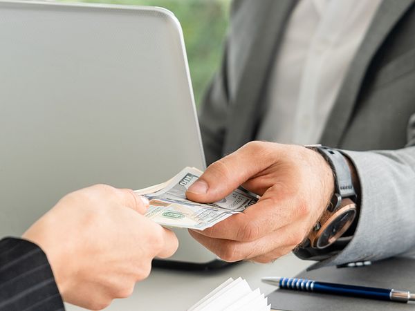 cash-and-payment-managment-600x450