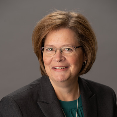 Linda-Maurer-meet-team